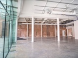 Empty food and beverage unit